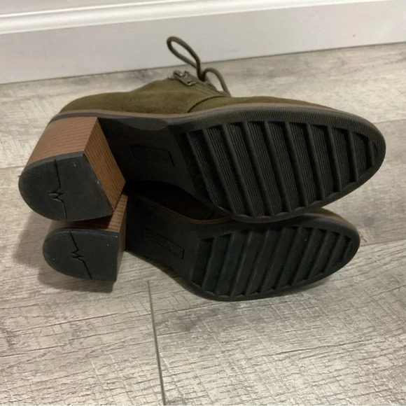 White Mountain Desaray Lace Up Stacked Heel Bootie Size 8M - Picture 6 of 8